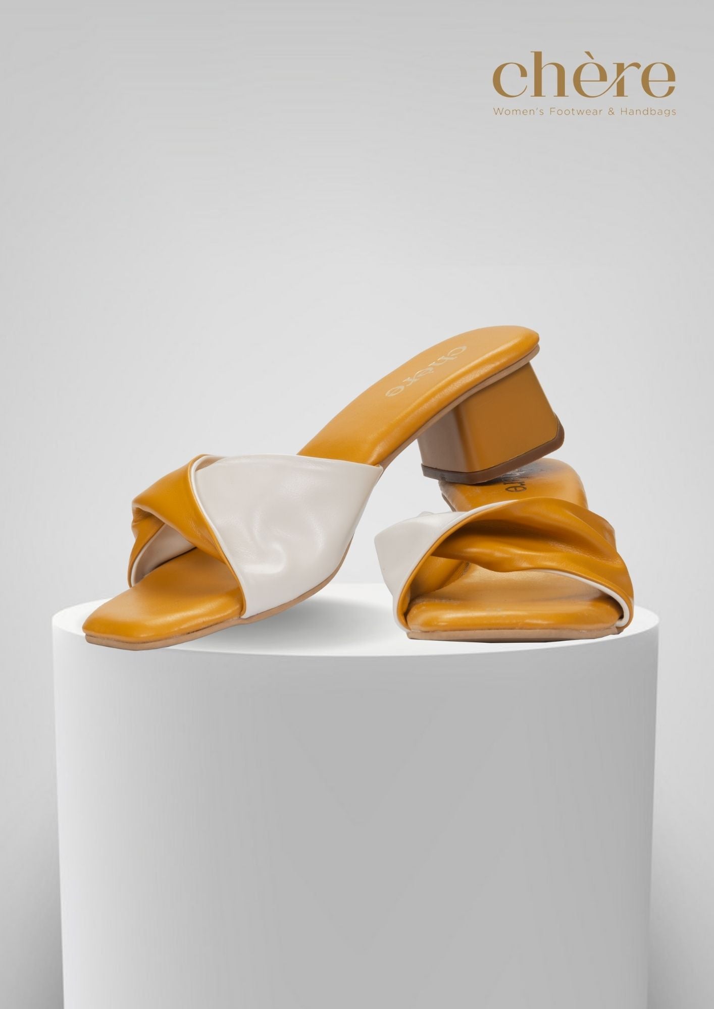 美品★Herlipto Twisted Two-Tone Mules ミュール Twisted Two-Tone Mules - メルカリ