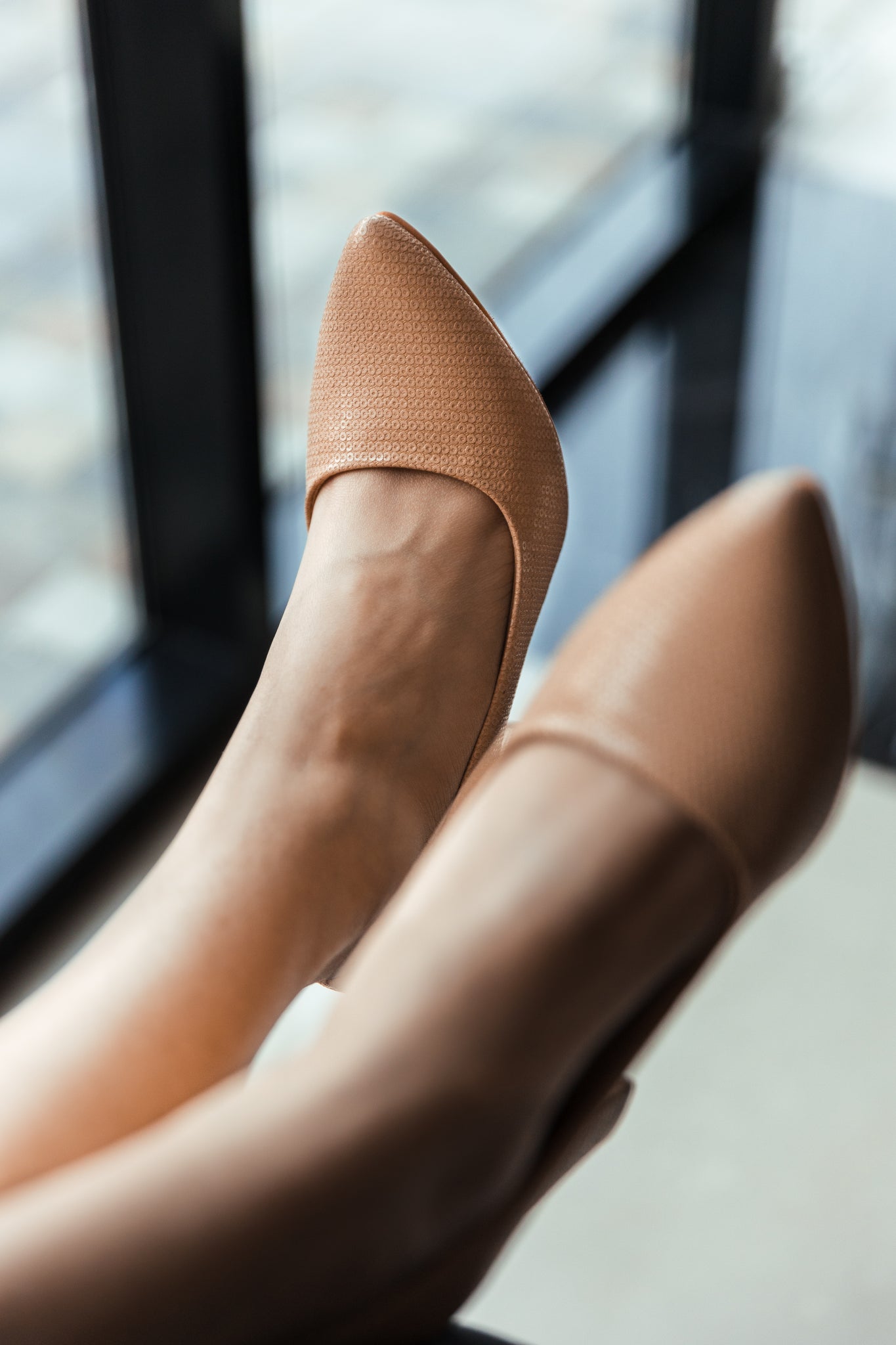 Camel dress shoes ▻ Women wide heel shoes bracelet detail